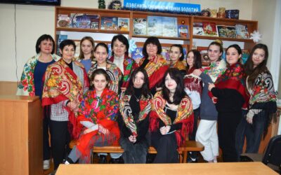 7 грудня до Всесвітнього дня української хустки у Вінницькій обласній бібліотеці для юнацтва відбулася книжкова виставка “Національні традиції українців”
