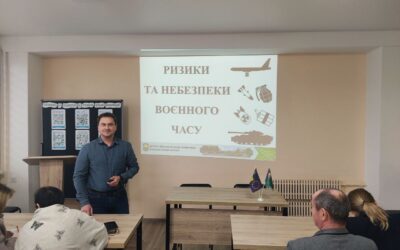 27 квітня в ДПТНЗ “Вінницьке вище професійне училище сфери послуг” в рамках місячника з охорони праці, безпеки життєдіяльності та цивільного захисту відбувся лекторій інженера з охорони праці, відповідальної особи за ЦЗ Олександра Гнатюка “Ризики та небезпеки воєнного часу”