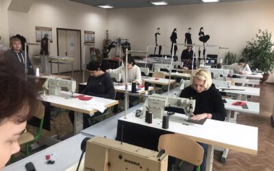 На базі ДПТНЗ “Вінницьке вище професійне училище сфери послуг” продовжується навчання дорослого населення з числа ВПО за короткостроковим курсом «Швейна справа»